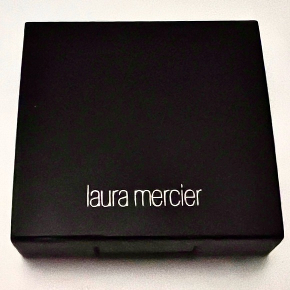 Laura Mercier Single, Empty Eyeshadow Compact Case **NEW!!🎁** - Picture 3 of 4